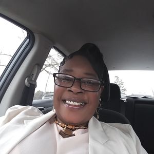 Meet your Posher, Naomie